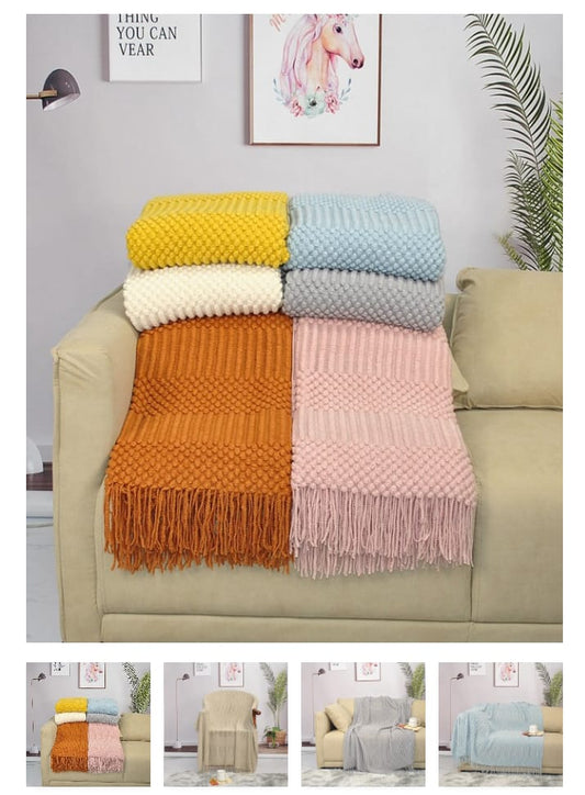 WARM KNITTED BLANKETS